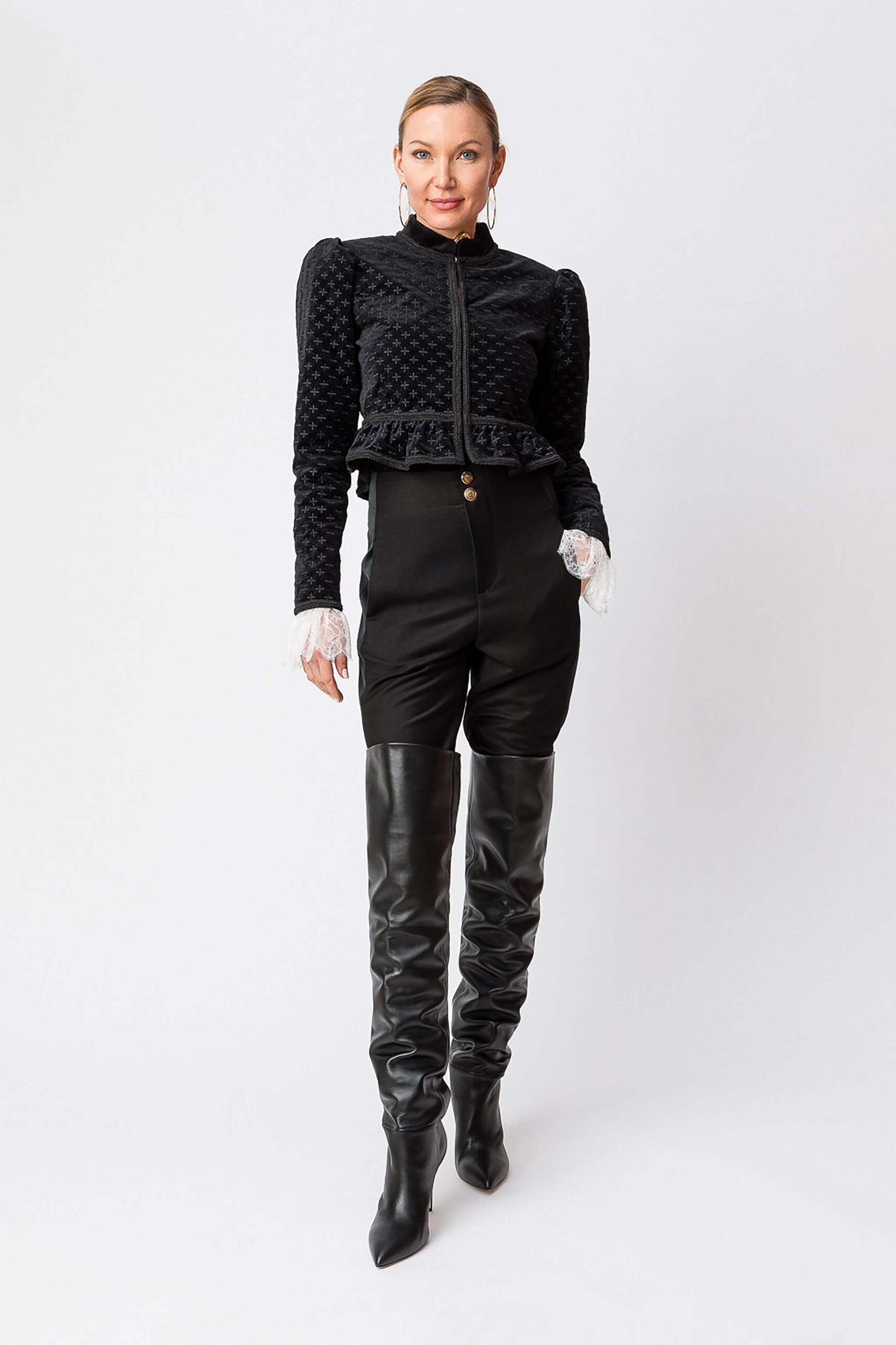 252TS2020-11 copy Кадифено яке с бродерия Twinset