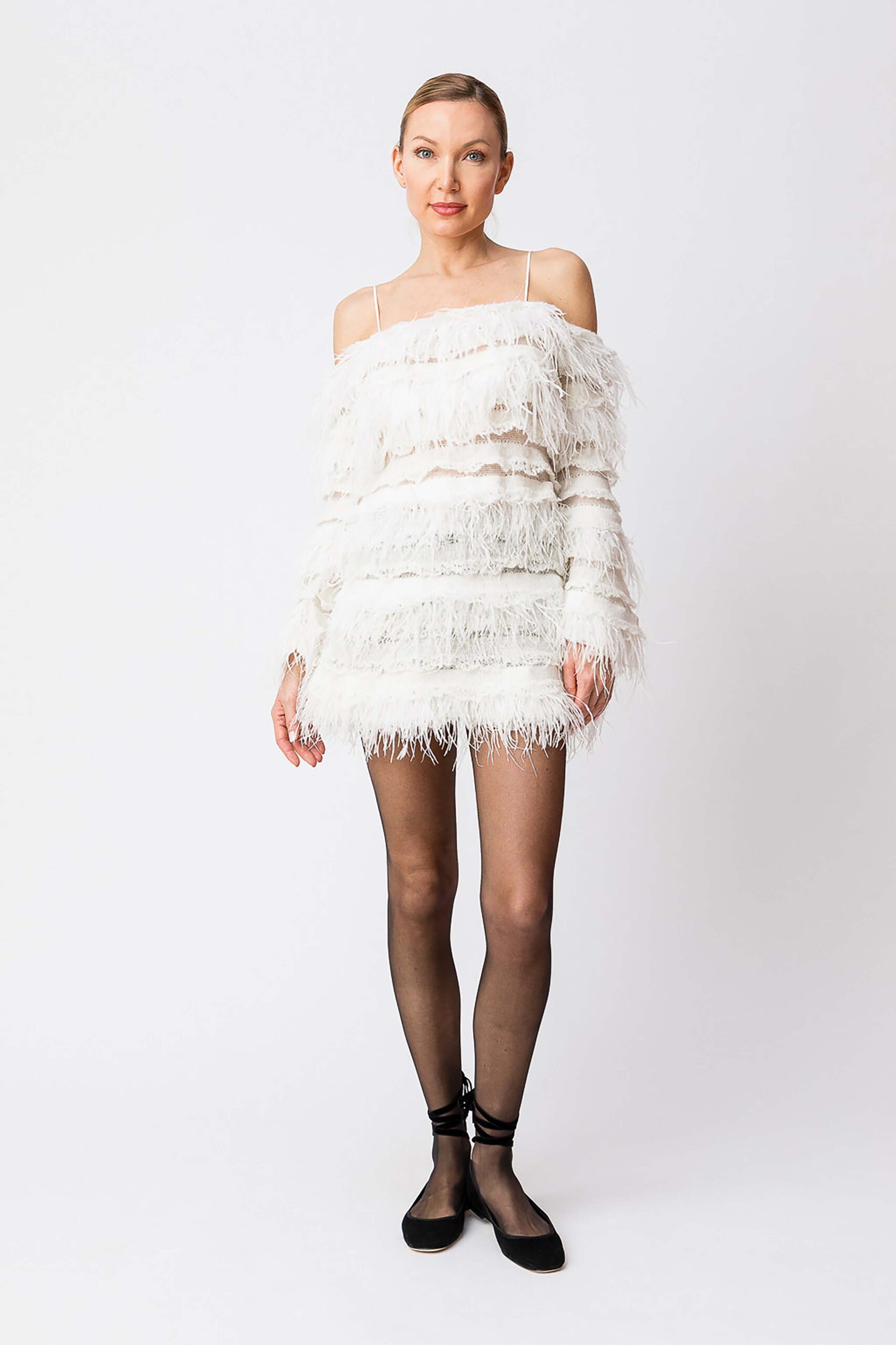 252TS3243-10 Къса плетена рокля с открити рамене и пера Twinset