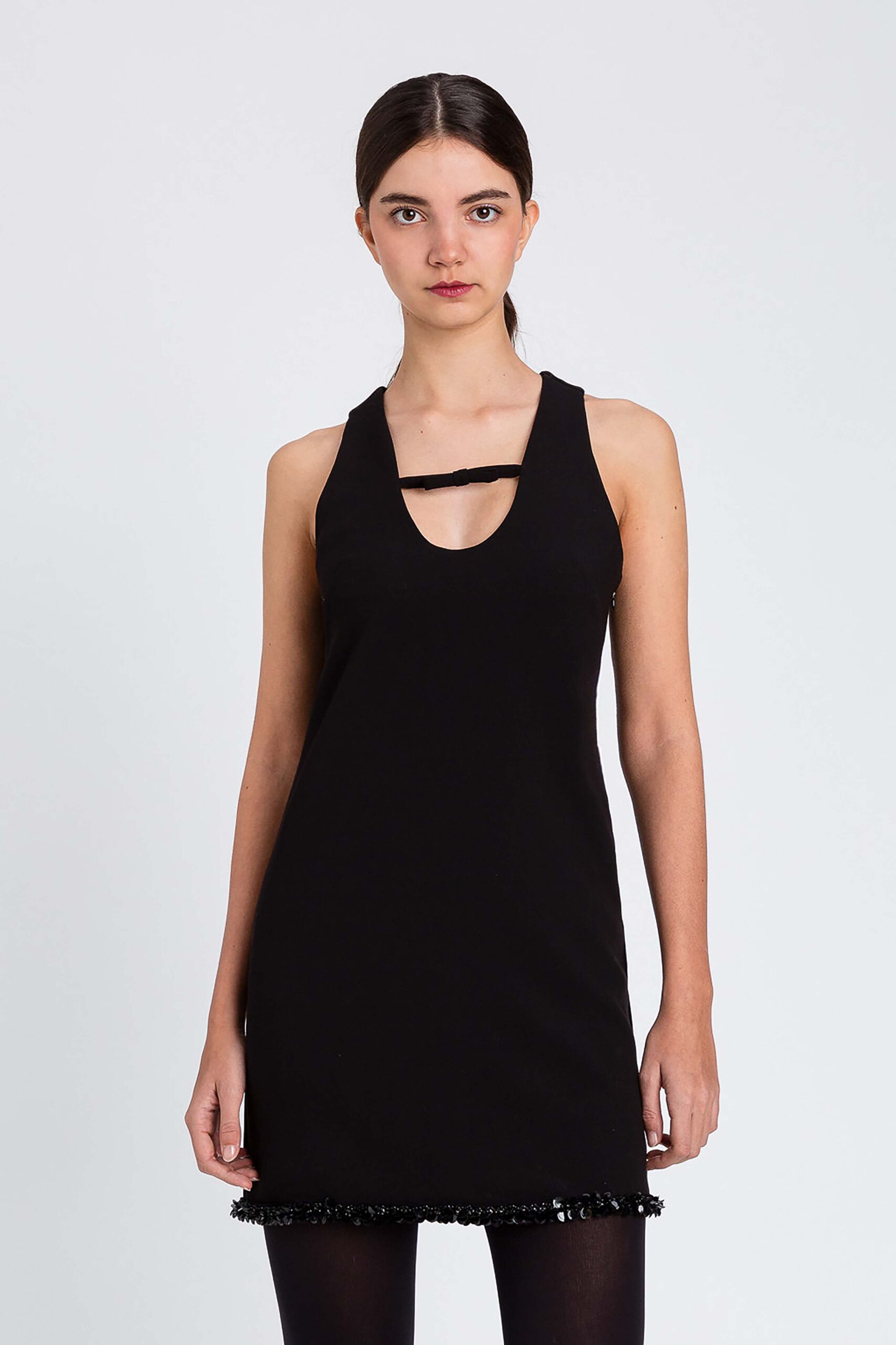 252TT2231-10 Къса креп рокля с бродерия Twinset