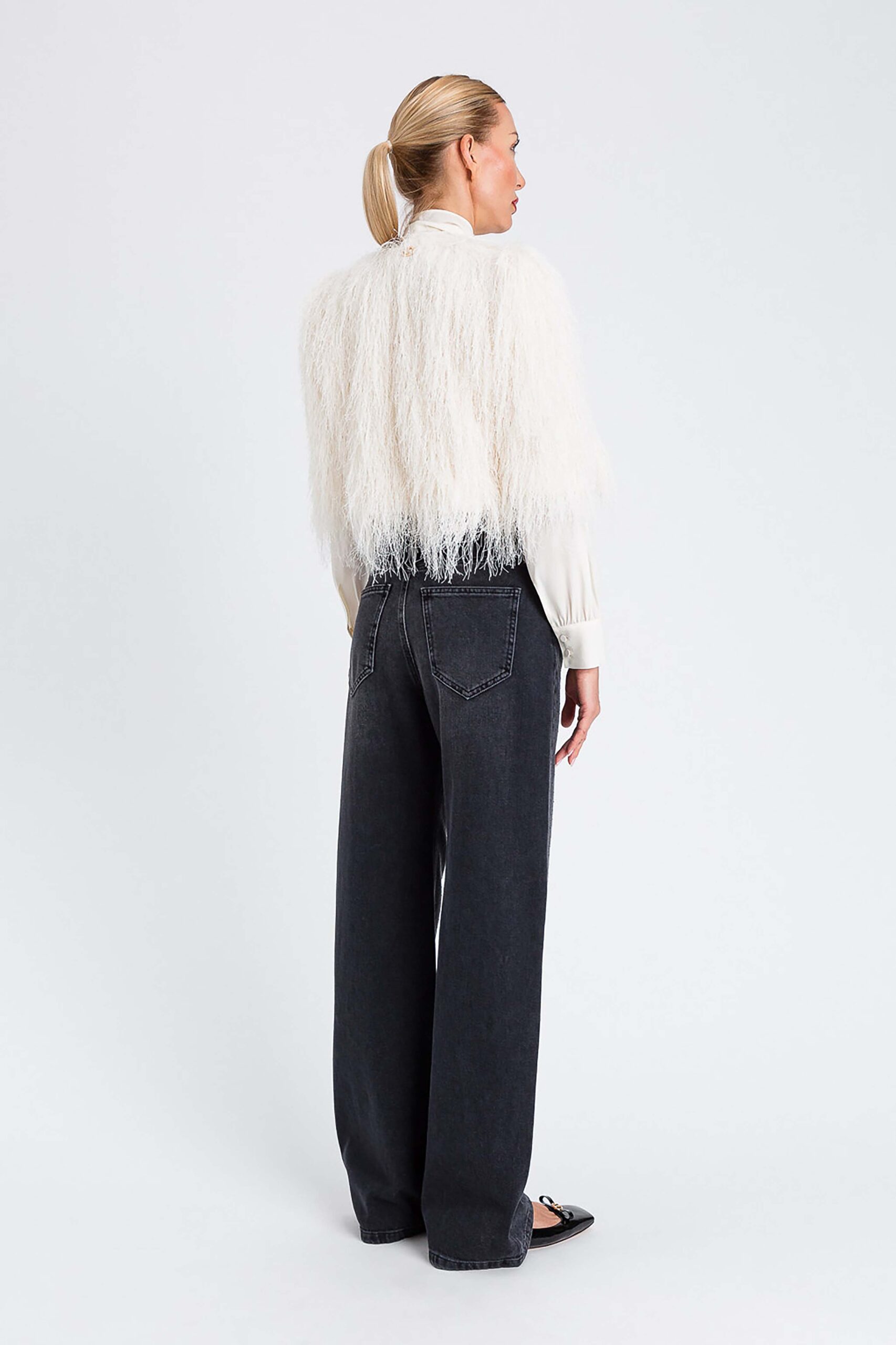 252TT2300-11 Къс жакет с ресни Twinset